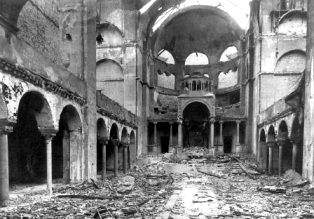 http://upload.wikimedia.org/wikipedia/en/7/74/1938_Interior_of_Berlin_synagogue_after_Kristallnacht.jpg