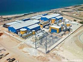 A dedicated gas turbine power station was built adjacent to the desalination plant; an overhead line provides a second supply from the Israeli national grid.
