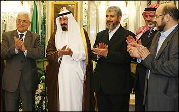 Palestinian President Mahmoud Abbas (left), Saudi King Abdullah and Hamas leader Khaled Meshaal pose