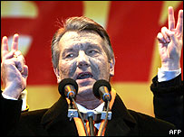 Viktor Yushchenko claims victory in the presidential poll