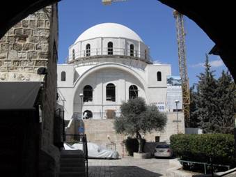 http://upload.wikimedia.org/wikipedia/commons/9/9c/Old_Jerusalem_Hurva_Synagogue_2009.jpg