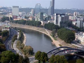 http://upload.wikimedia.org/wikipedia/commons/2/26/Vilnius_Skyline_2.jpg